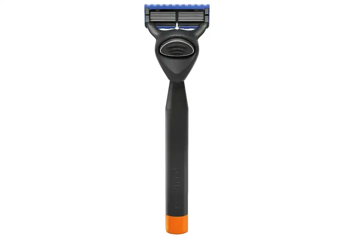 Rakapparat med bl&aring;tt blad och svart handtag med orange detalj. Perfekt f&ouml;r att raka huvudet med maskin f&ouml;r en sl&auml;t finish.