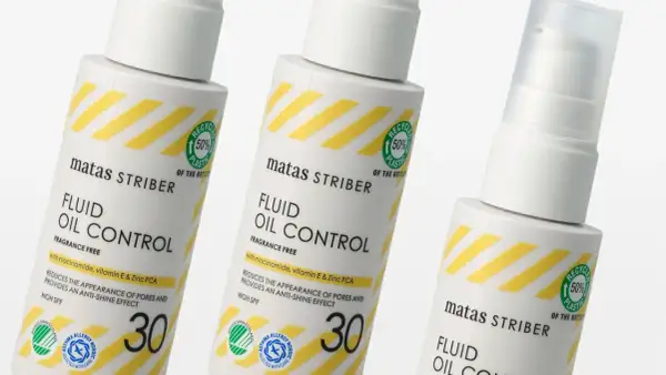 Matas Striber Fluid Oil Control med glycerin i hudvård, som minskar porer och ger matt effekt. SPF 30.